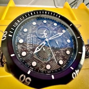 Swiss made Chronograph quartz. Rare Invicta Reserve 48-50mm. Lightly used.